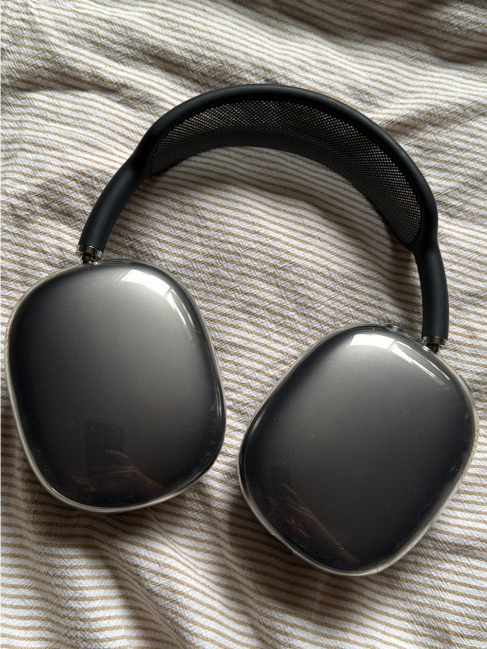 Apple AirPod Max Over-Ear Headphones in Space Gray